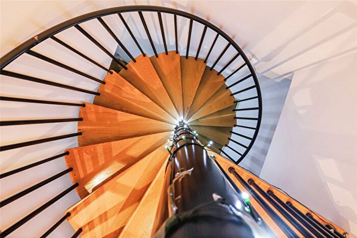 2 Bedroom Flat For Sale In Peter Lane, York, North Yorkshire, YO1