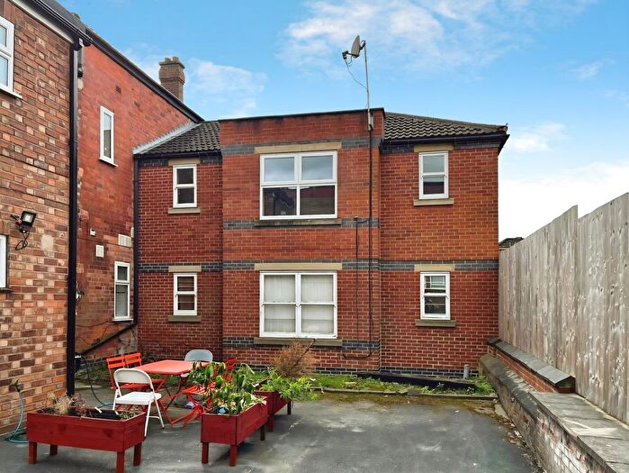 2 Bedroom Flat To Rent In Mapperley Road, Nottingham, NG3