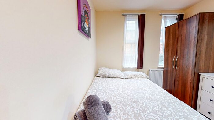 Studio To Rent In Cranhurst Road, London, NW2