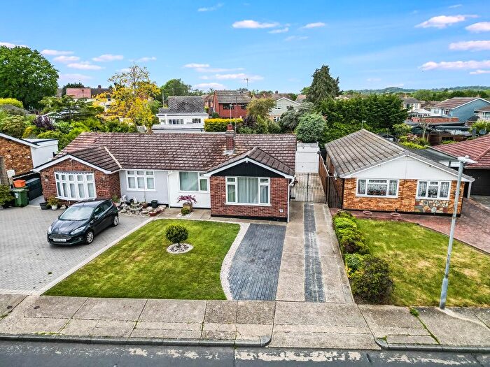 2 Bedroom Semi-Detached House For Sale In Belchamps Road, Wickford, SS11