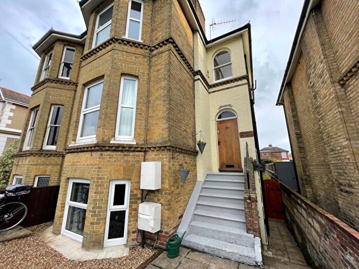 3 Bedroom Maisonette To Rent In Argyll Street, Ryde, PO33