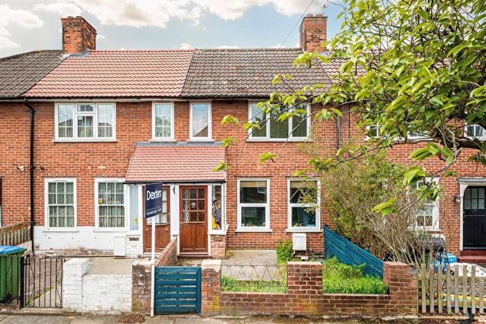 2 Bedroom Terraced House For Sale In Inigo Jones Road, Charlton, SE7