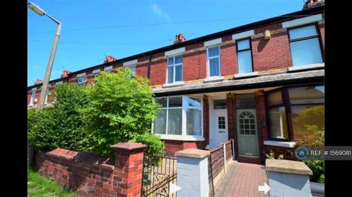 3 Bedroom Terraced House To Rent In Lyndhurst Avenue, Stockport, SK6