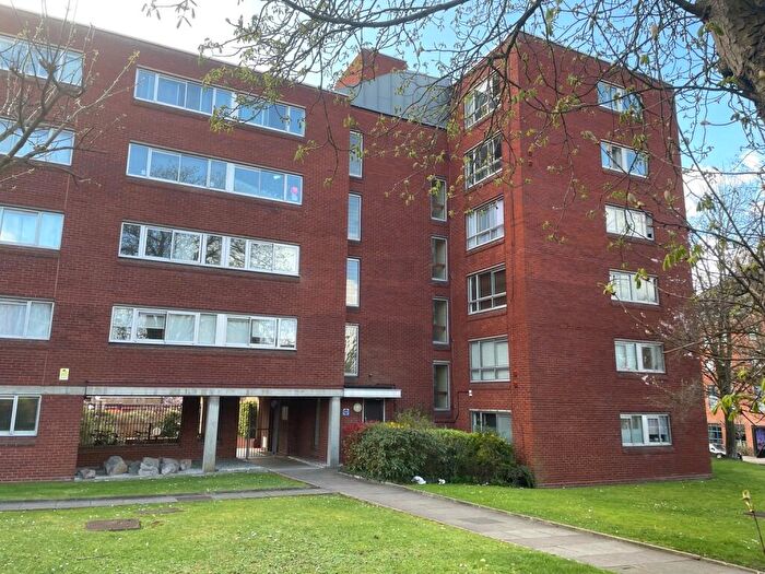 2 Bedroom Apartment To Rent In Homefield Park, Sutton, Surrey, SM1