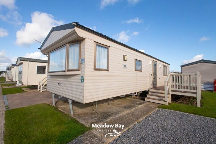 2 Bedroom Park Home For Sale In Manor Road, Hayling Island, PO11