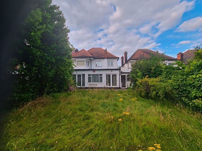 4 Bedroom Detached House For Sale In Mayfield Gardens, Hendon, London, NW4