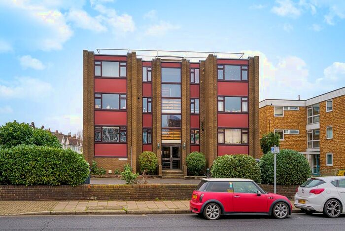 2 Bedroom Flat To Rent In Croydon Road, Beckenham, BR3