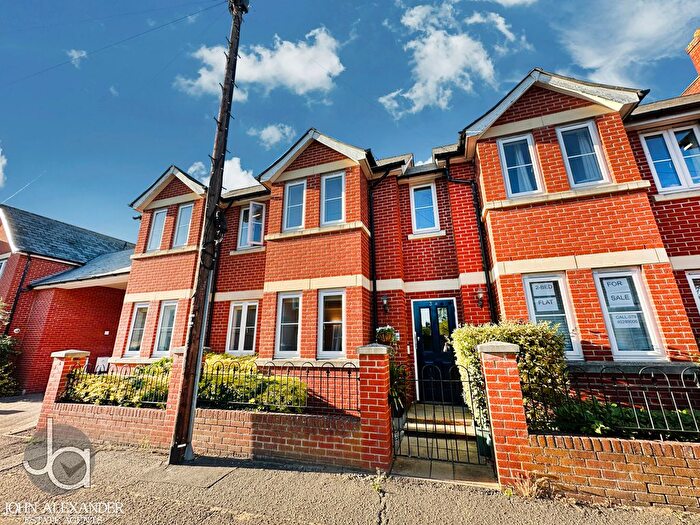 2 Bedroom Flat For Sale In Meyrick Crescent, Colchester, CO2
