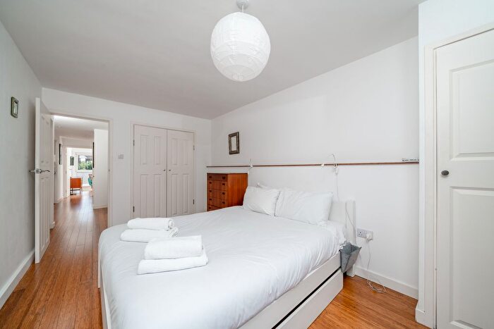 1 Bedroom Flat To Rent In Theseus Walk, London, N1