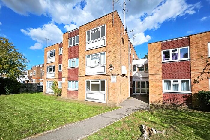 1 Bedroom Flat To Rent In Addlestone, Surrey, KT15