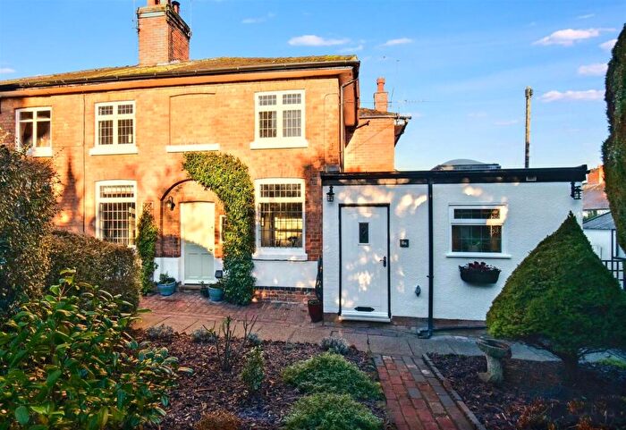 2 Bedroom Cottage For Sale In New Road, Darley Abbey, Derby, DE22