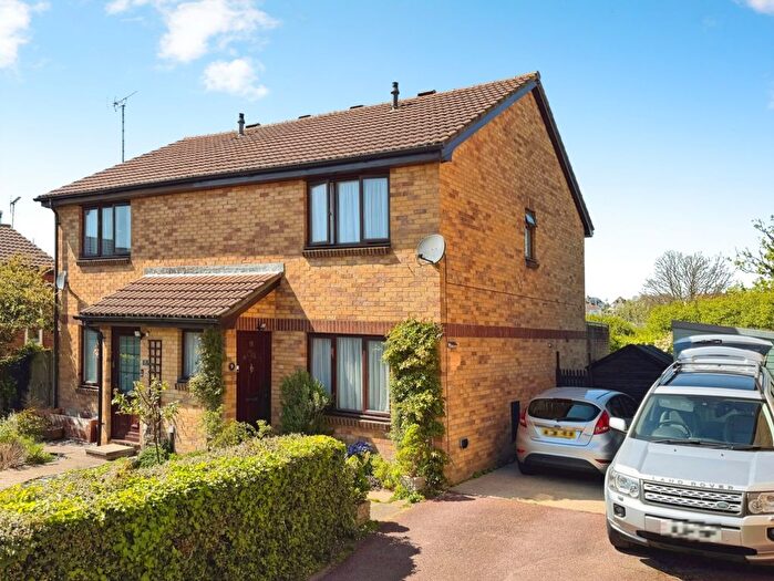 3 Bedroom Semi Detached House For Sale In Channel Close, Folkestone, CT19