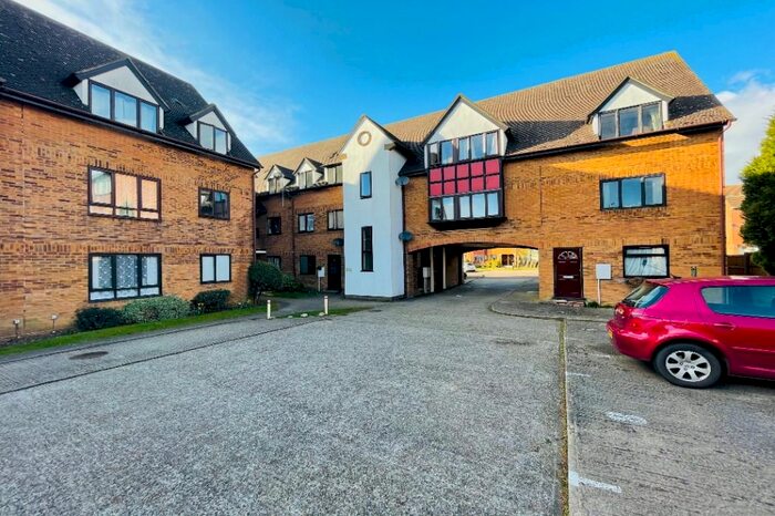 2 Bedroom Flat To Rent In Bidwell Close, Letchworth SG6