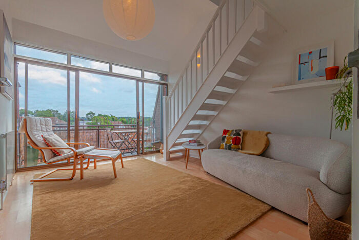 3 Bedroom Flat For Sale In Gobbitts Yard, Woodbridge, IP12