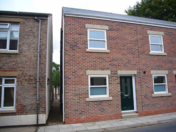 3 Bedroom End Of Terrace House To Rent In High Street, Rawciffe, Nr Goole, DN14