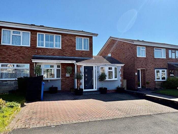 3 Bedroom Semi Detached House For Sale In Leander Close, Chase Terrace, WS7