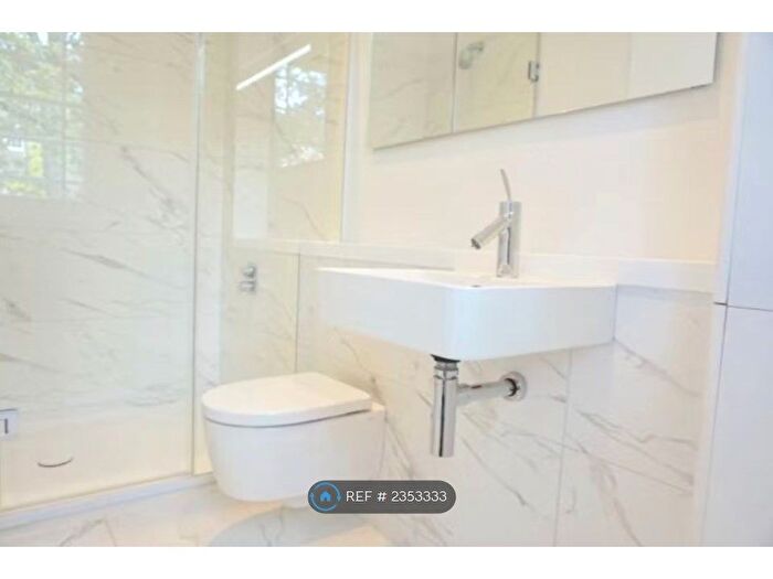 1 Bedroom Flat To Rent In Waterloo Terrace, London, N1