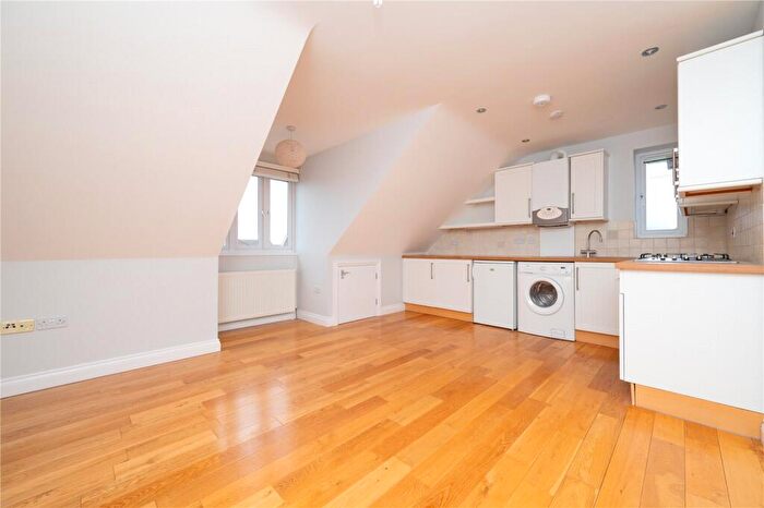 Studio To Rent In Beresford Road, St. Albans, Hertfordshire, AL1