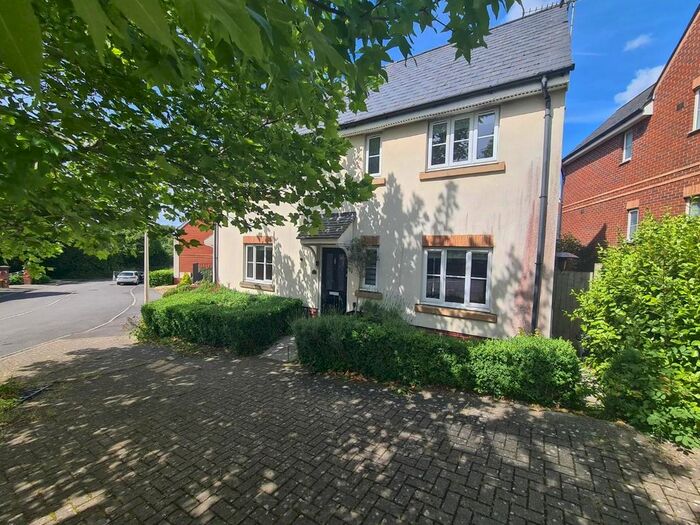 3 Bedroom Semi-Detached House To Rent In Rhos Ddu, Penarth, CF64