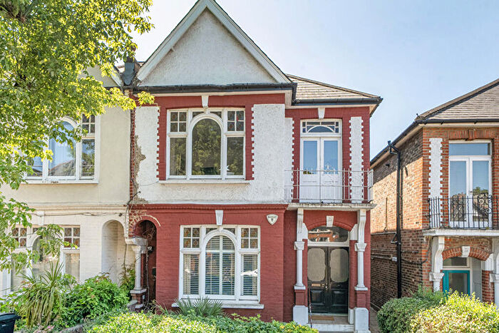 2 Bedroom Flat For Sale In Westbere Road, West Hampstead, London, NW2