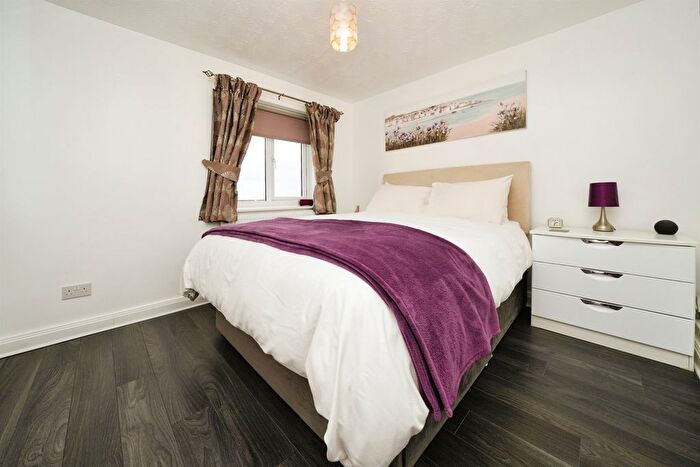 2 Bedroom Flat For Sale In Dunlins Court, Wallasey, CH45
