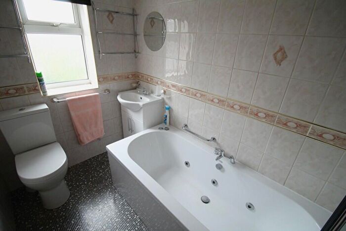 2 Bedroom Semi-Detached House For Sale In Sawley Avenue, FY4