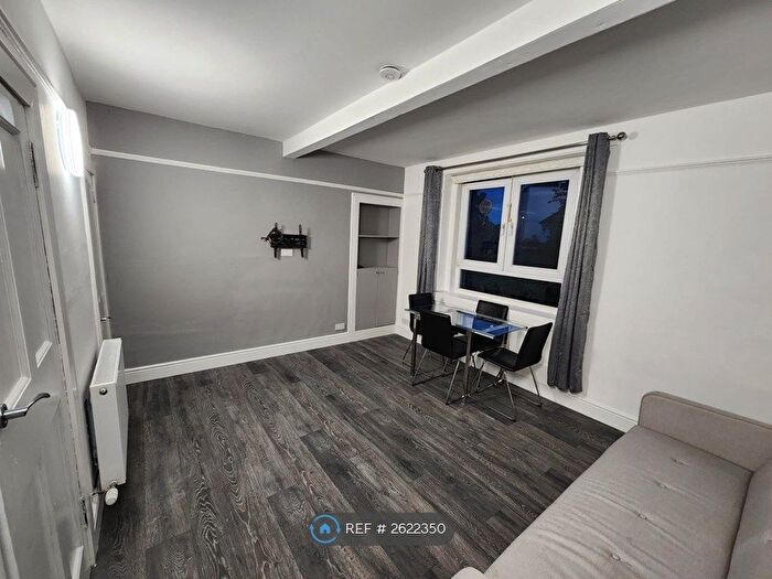 2 Bedroom Flat To Rent In Prestonfield Road, Edinburgh, EH16