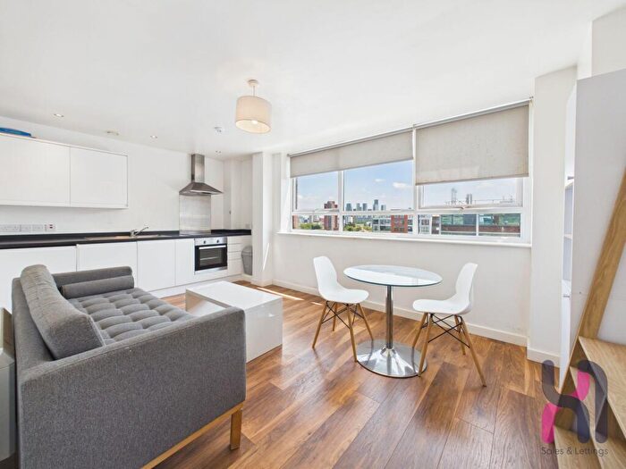 1 Bedroom Flat To Rent In Skerton Road, Grove House, M16