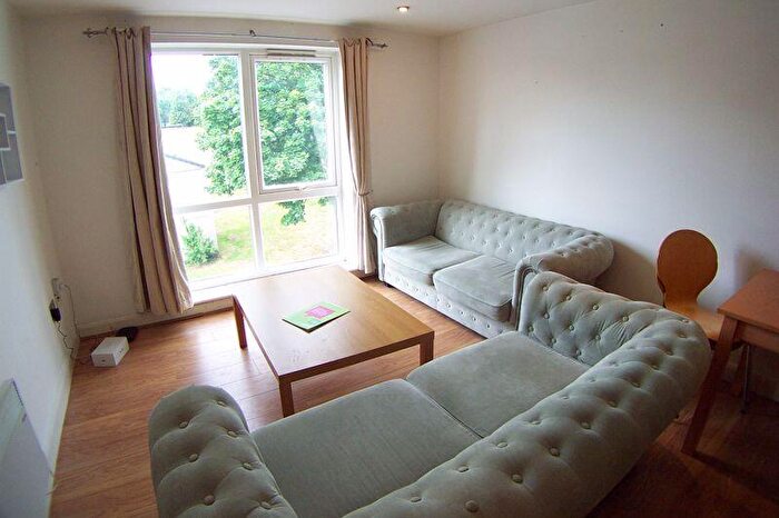 2 Bedroom Flat To Rent In Rampart Road, Leeds, LS6
