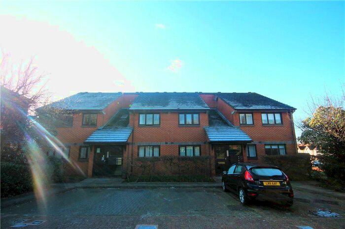 1 Bedroom Flat To Rent In St. Benedicts Close, London, SW17