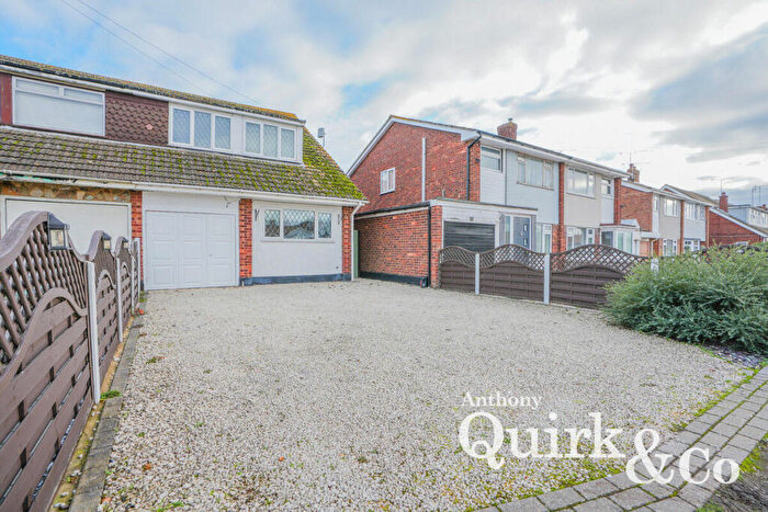 3 Bedroom Semi Detached House For Sale In Limburg Road, Canvey Island, SS8