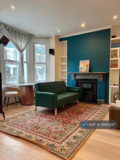 2 Bedroom Flat To Rent In College Place, London, NW1