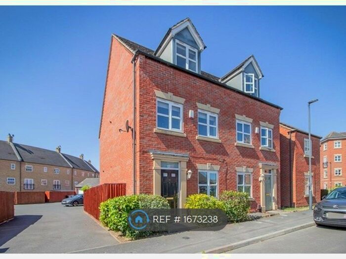 3 Bedroom Semi-Detached House To Rent In Channel Crescent, Derby, DE24