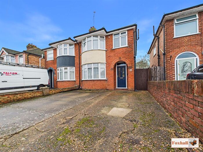 3 Bedroom Semi Detached House For Sale In Brunswick Road, Ipswich, IP4