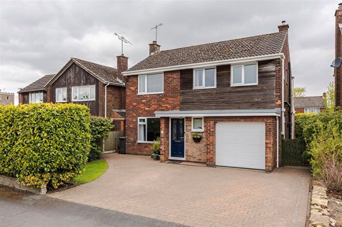 3 Bedroom Detached House For Sale In Holme Drive, Burton-Upon-Stather, DN15