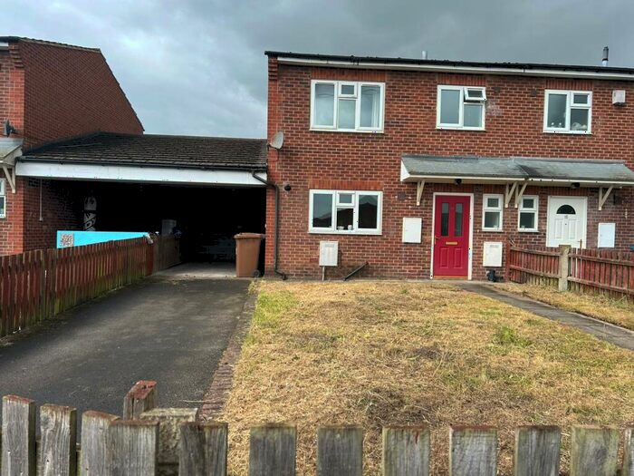 3 Bedroom Semi-Detached House To Rent In Seymour Close, Ilkeston, DE7