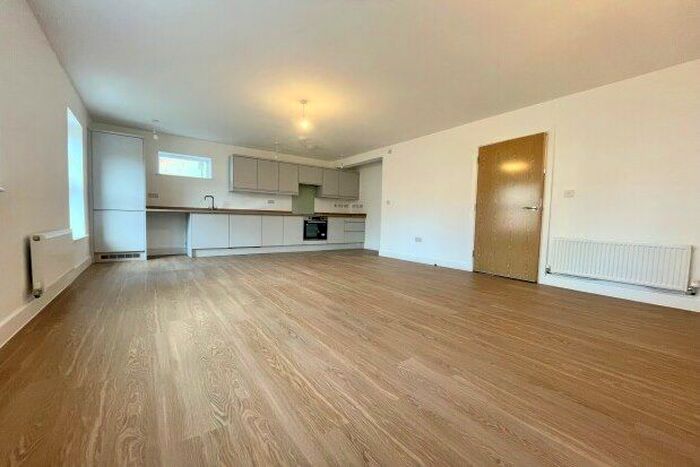 2 Bedroom Flat To Rent In Canterbury Street, Gillingham, ME7