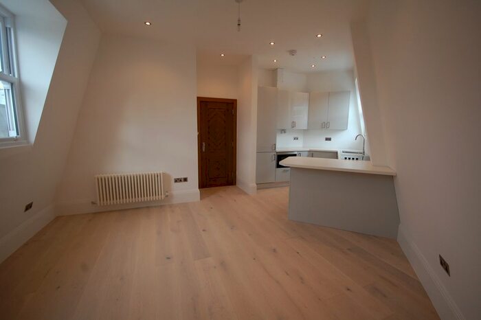 2 Bedroom Flat To Rent In Chiswick High Road, Chiswick, W4