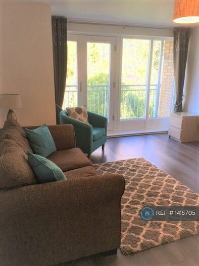 3 Bedroom Flat To Rent In Bingley Court, Canterbury, CT1