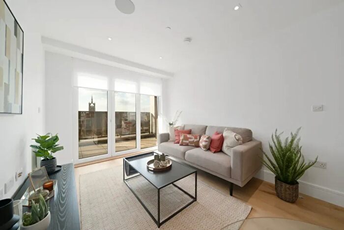 1 Bedroom Flat To Rent In Sutton Park House, Carshalton Road, SM1