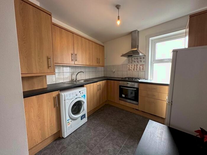 1 Bedroom Flat To Rent In Selsdon Road, South Croydon, CR2