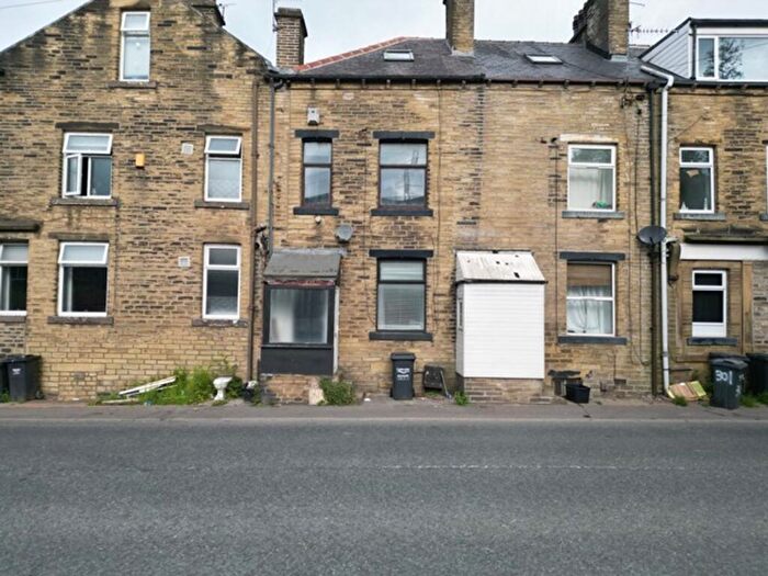 3 Bedroom Terraced House To Rent In Shay Lane, Halifax, HX2