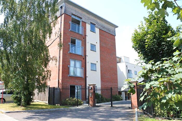 2 Bedroom Flat To Rent In Novia House, Tapster Street, Barnet, Herts, EN5