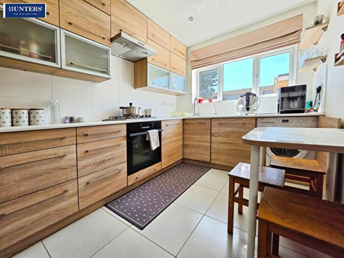 3 Bedroom Semi-Detached House For Sale In Plymouth Road, Scunthorpe, DN17