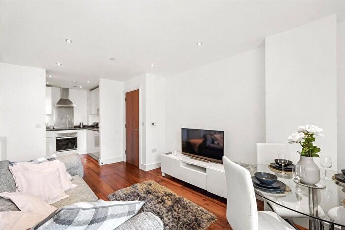1 Bedroom Flat To Rent In Duckman Tower, London, E14
