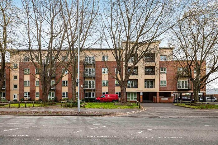 2 Bedroom Flat For Sale In Caversham Place, Richfield Avenue, Reading, Berkshire, RG1