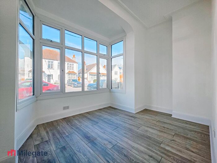 2 Bedroom Flat To Rent In Cumberland Avenue, Southend-On-Sea, SS2