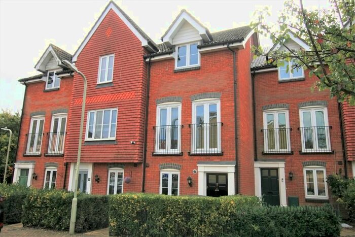 1 Bedroom Town House To Rent In Alderney Way, Kennington, Ashford, Kent, TN24