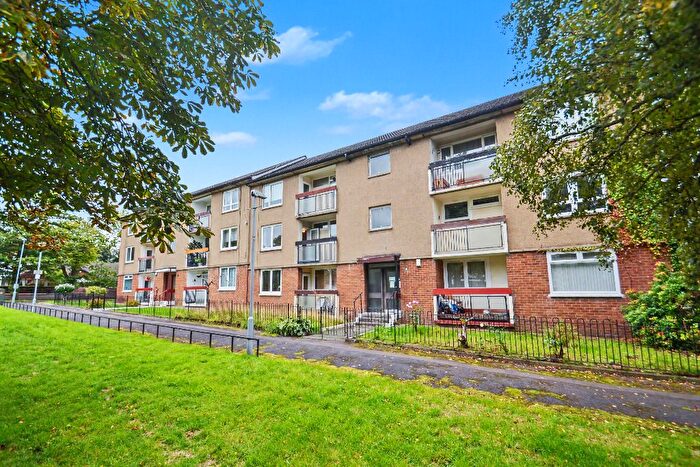 2 Bedroom Flat For Sale In / Dumbreck Path, Dumbreck, Glasgow, G41