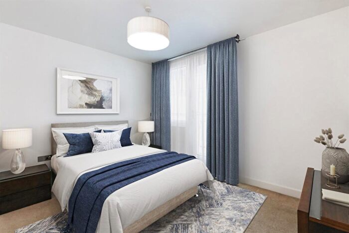 1 Bedroom Flat To Rent In Bedroom Property In London, E15